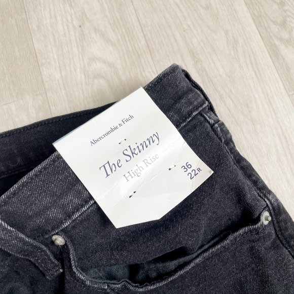 Abercrombie Skinny High Rise Jeans Split Hem Washed Black Size 36 Size 22 NEW - Picture 7 of 14